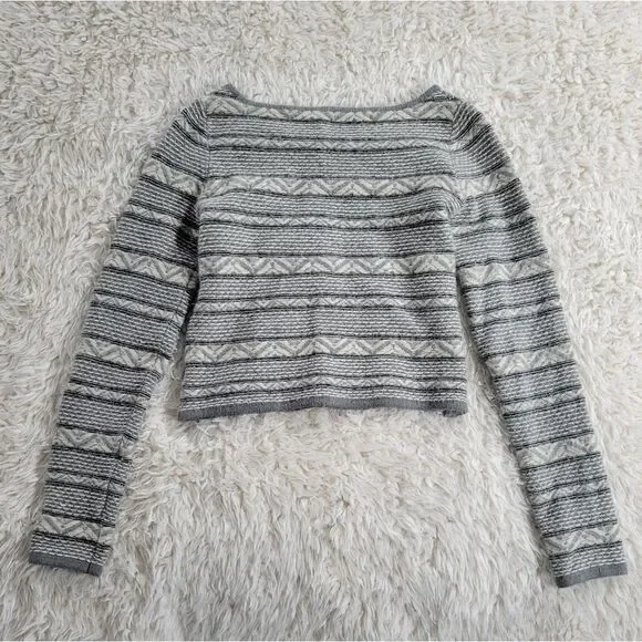 Cropped Sweater - Picture 2 of 3